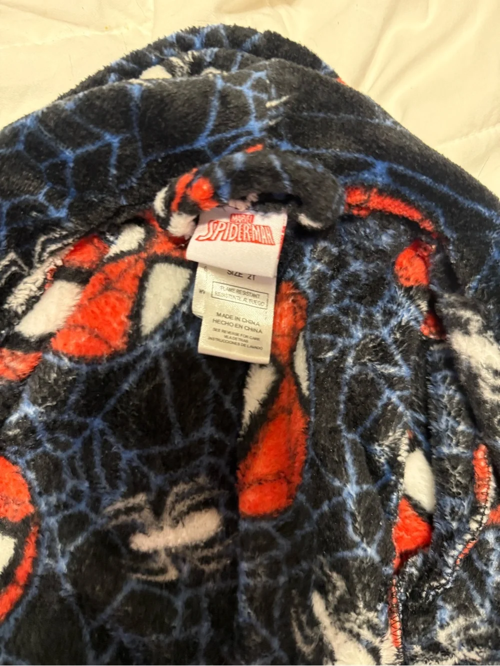 Spider-Man Robe by Marvel. Attached tie belt. Two pockets. Sz. 2T